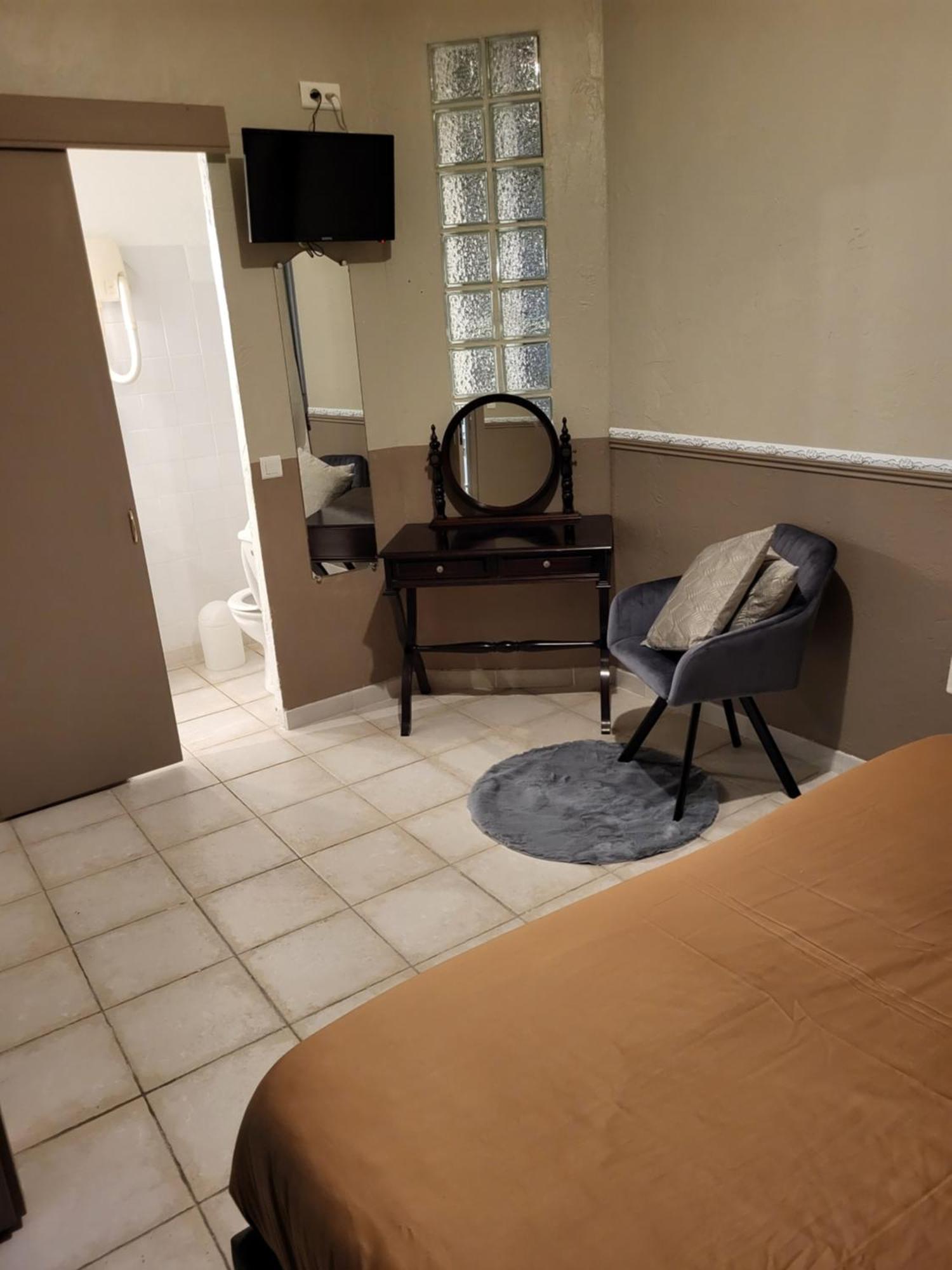 Hotel Akwaba Chez Ouli Levens Zewnętrze zdjęcie